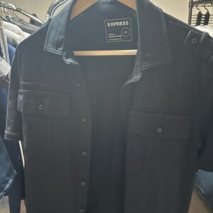 This shirt has stretch and moisture wicking features.